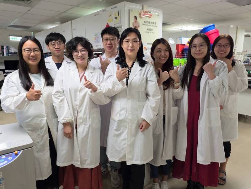 陽明交通大學醫學院生理學科暨研究所首次揭示Nfil3的基因，在脂肪肝惡化過程中扮演「總開關」角色，能同時調控腸道菌群、膽汁酸代謝與肝臟免疫反應。（記者李惠芬攝）