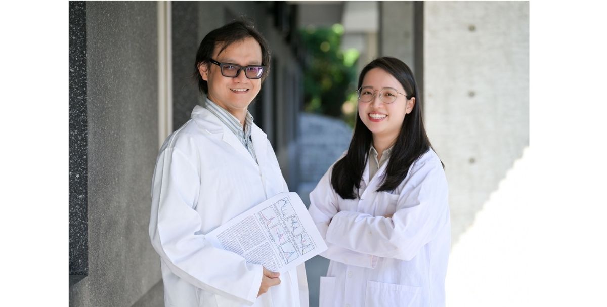 環衛所教授余國賓(左)與王安妤碩士